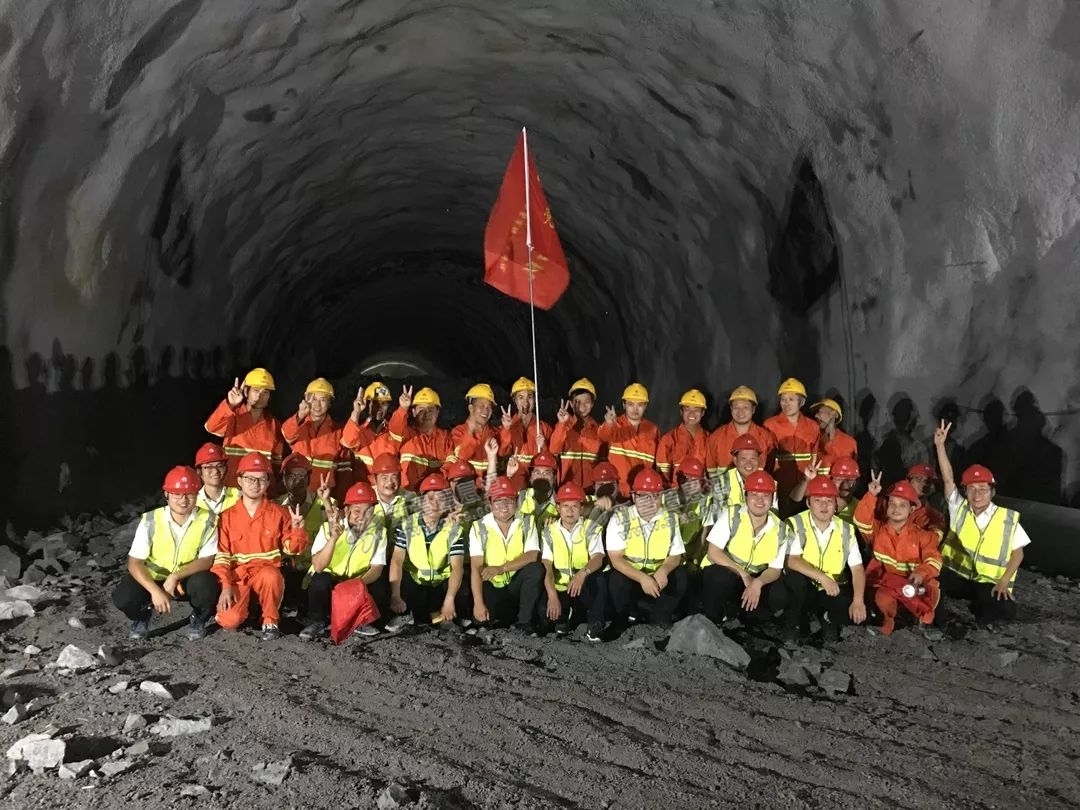 全长8650米!杭绍台高速公路大盘山特长隧道顺利贯通