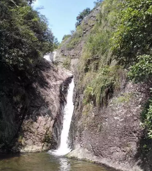 快来看看,清凉一夏 屯外村隐匿与安顶山脚下, 临近门溪水库,前丁水库