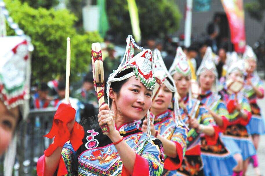 "一指峡谷"位于杭州桐庐莪山畲族乡,有着另人向往的自然山水风光,有